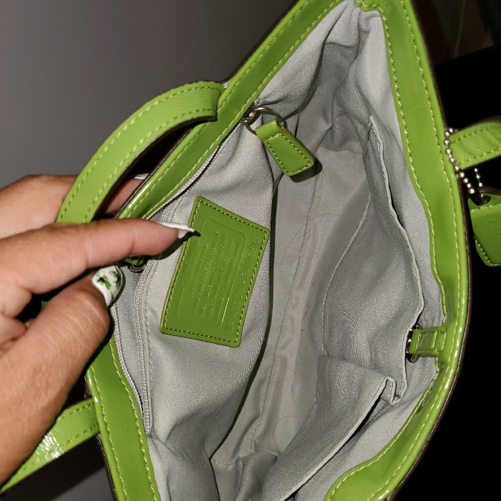 Authentic coach - Picture 3 of 3